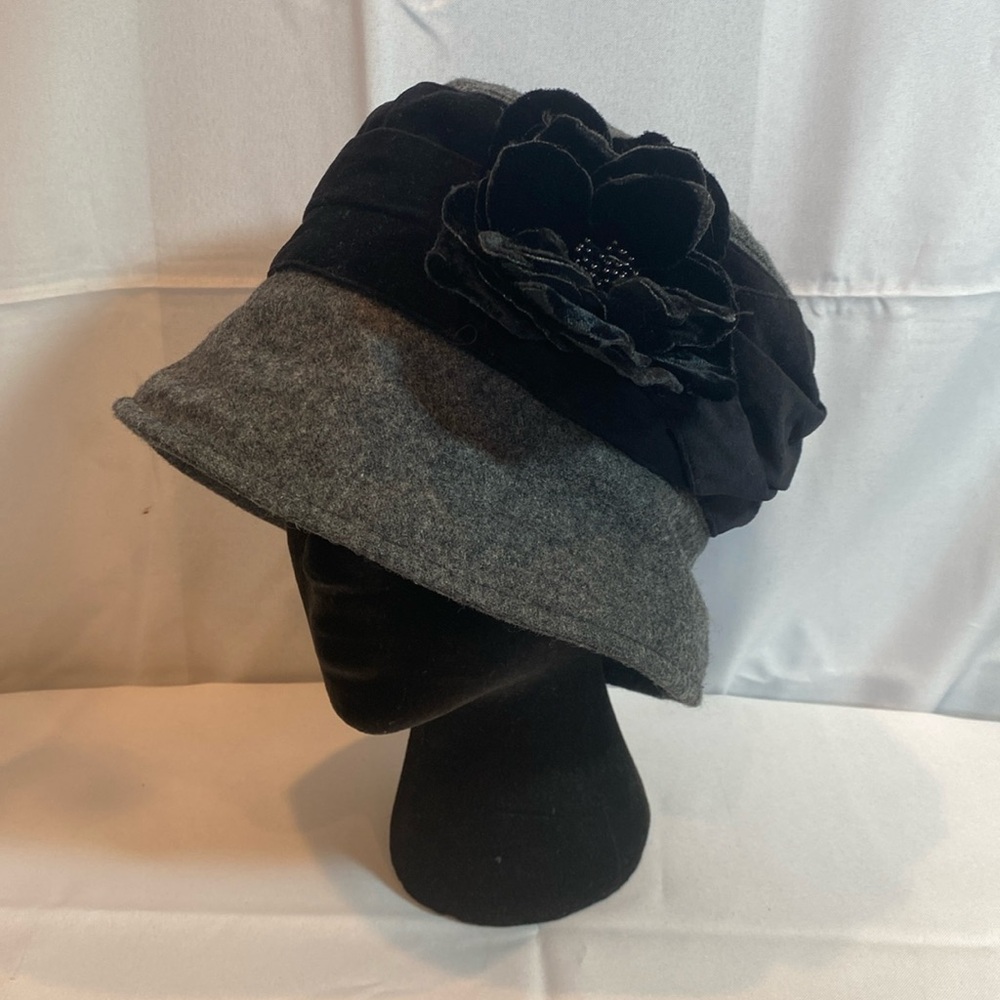 Vintage Black and Gray Women's Cloche Hat with Floral Detail